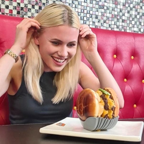 Genius Hamburger Holder