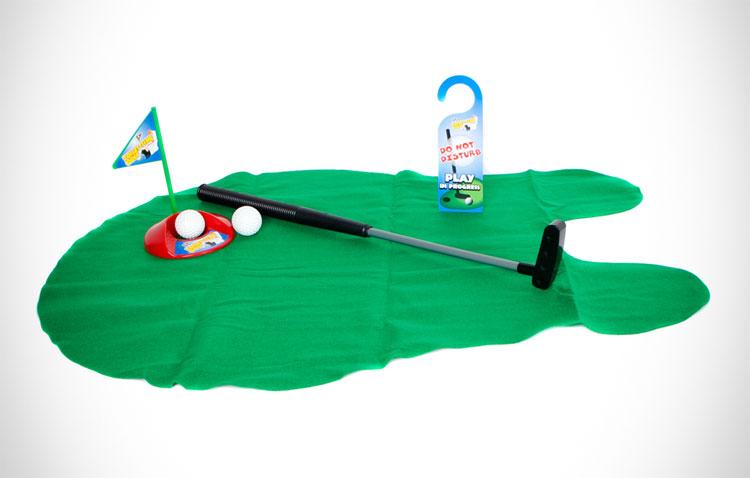 Bath golf game practice with the putter
