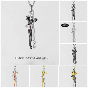 Hugging Necklace