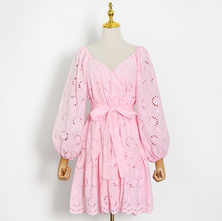 V-neck lantern sleeves wavy hollow embroidered tulle skirt