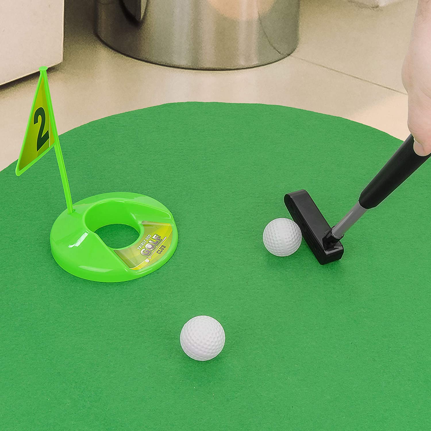 Bath golf game practice with the putter