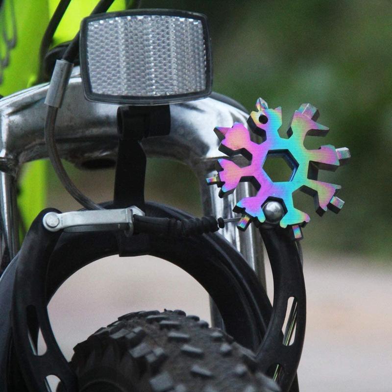 18-in-1 snowflakes multi-tool