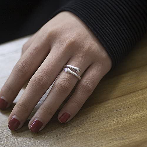 Couple hug ring
