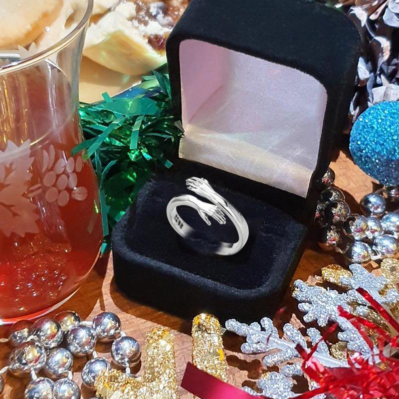 Couple hug ring